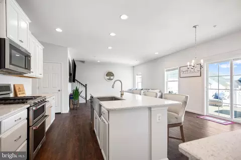 Entry Way - 1702 Damsire Mews, Frederick, MD 21702 photo 12 of 35