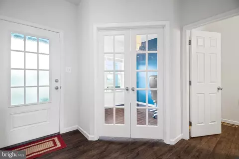 Entry Way - 1702 Damsire Mews, Frederick, MD 21702 photo 3 of 35