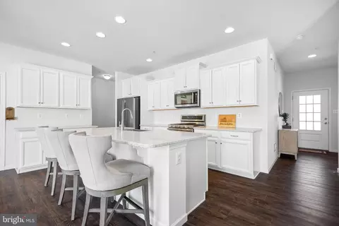 Entry Way - 1702 Damsire Mews, Frederick, MD 21702 photo 8 of 35
