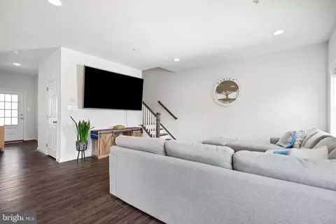 Entry Way - 1702 Damsire Mews, Frederick, MD 21702 photo 18 of 35