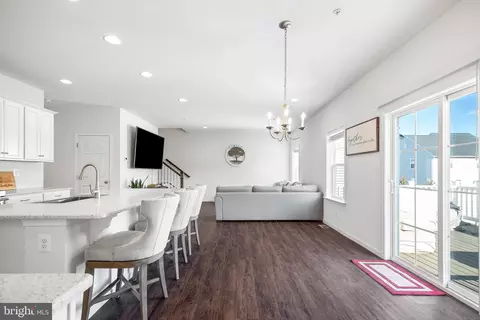 Entry Way - 1702 Damsire Mews, Frederick, MD 21702 photo 10 of 35