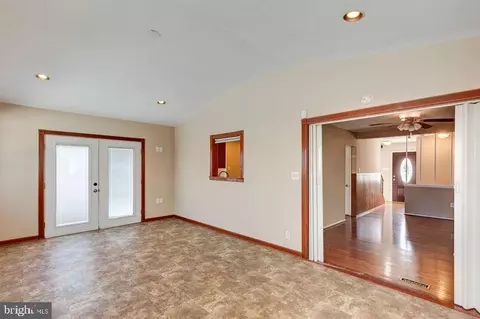 583 Hillcrest Dr, Frederick, MD 21703 photo 12