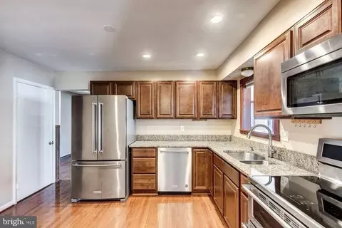 583 Hillcrest Dr, Frederick, MD 21703 photo 5
