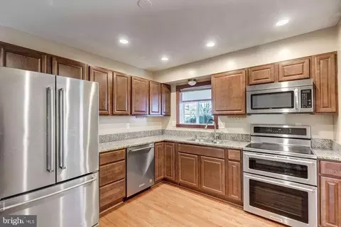 583 Hillcrest Dr, Frederick, MD 21703 photo 4