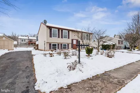 1322 Hillcrest Dr, Frederick, MD 21703