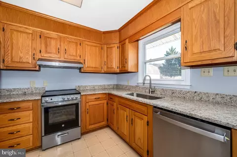 4520 Willow Tree Dr, Middletown, MD 21769 photo 3