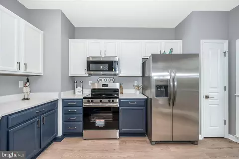 Kitchen - 6357 Meandering Woods Ct, Frederick, MD 21701 photo 8 of 8