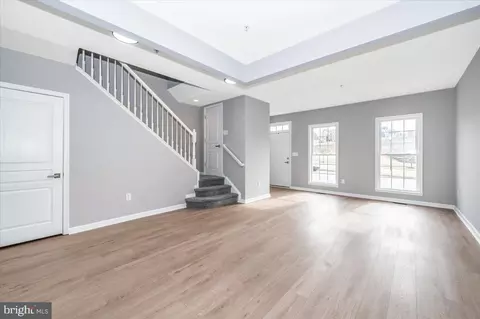 Living - 6357 Meandering Woods Ct, Frederick, MD 21701 photo 2 of 9