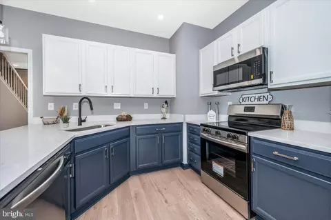 Kitchen - 6357 Meandering Woods Ct, Frederick, MD 21701 photo 7 of 8