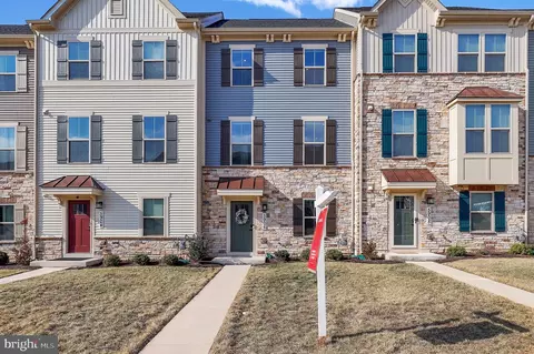 5906 Garden Walk Dr, Frederick, MD 21703