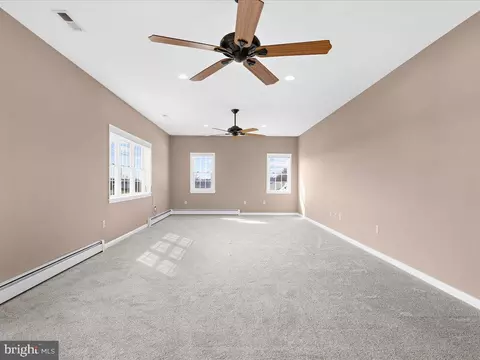 Living - 7007 Sundays Ln, Frederick, MD 21702 photo 6 of 10