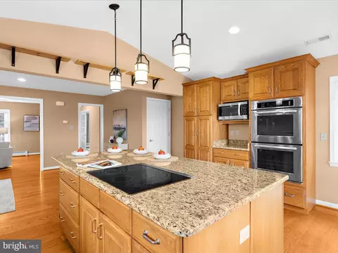 Kitchen - 7007 Sundays Ln, Frederick, MD 21702 photo 8 of 10