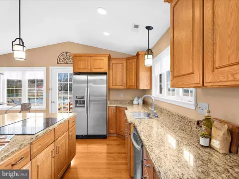 Kitchen - 7007 Sundays Ln, Frederick, MD 21702 photo 4 of 10
