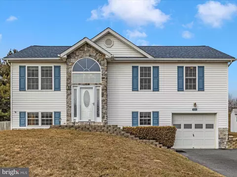 120 Bosc Ct, Thurmont, MD 21788