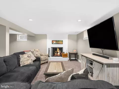Living - 2 Aa Norva Ave, Frederick, MD 21701 photo 3 of 4