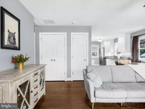 Entry Way - 2 Aa Norva Ave, Frederick, MD 21701 photo 1 of 3
