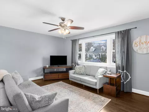 Living - 2 Aa Norva Ave, Frederick, MD 21701 photo 2 of 4