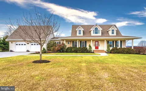 9042 Albaugh Rd, New Windsor, MD 21776