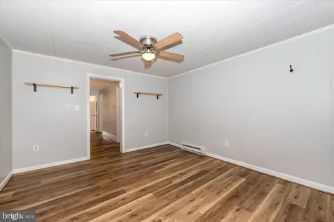 Living - 319 E A St, Brunswick, MD 21716 photo 4 of 11