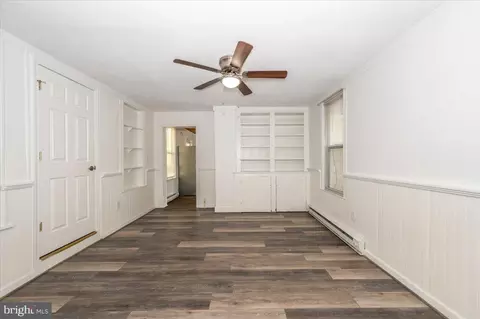 Living - 319 E A St, Brunswick, MD 21716 photo 8 of 11