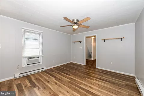 Living - 319 E A St, Brunswick, MD 21716 photo 3 of 11