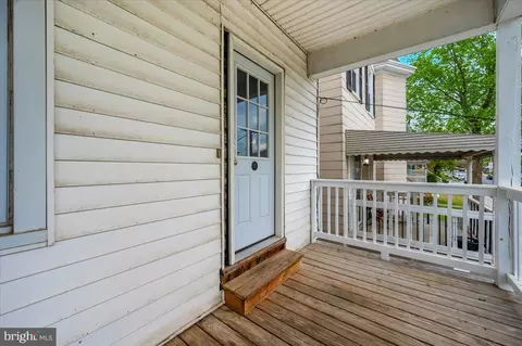 Exterior - 319 E A St, Brunswick, MD 21716 photo 4 of 11