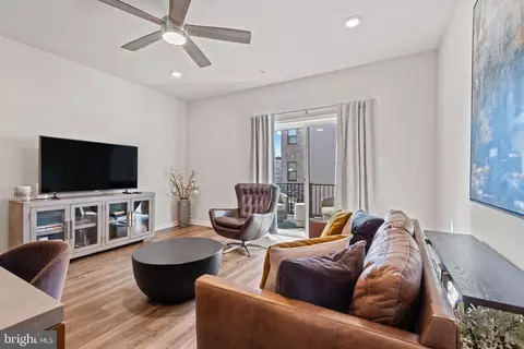 Living - 411 Union St, Frederick, MD 21701 photo 1 of 1