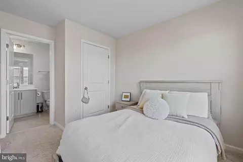 Bedroom - 411 Union St, Frederick, MD 21701 photo 5 of 9