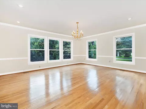 Living - 6015 White Flint Dr, Frederick, MD 21702 photo 4 of 10