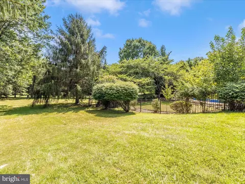 Exterior - 6015 White Flint Dr, Frederick, MD 21702 photo 13 of 14