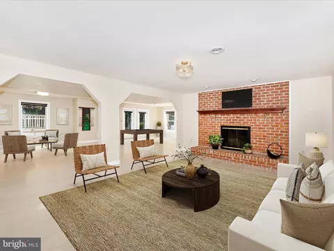 Living - 6015 White Flint Dr, Frederick, MD 21702 photo 8 of 10