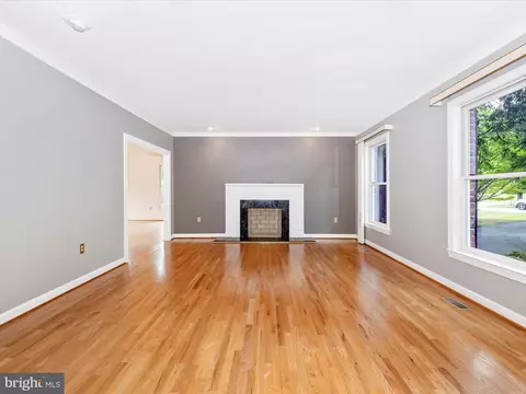 Living - 6015 White Flint Dr, Frederick, MD 21702 photo 2 of 10