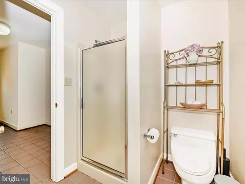 Bath - 6015 White Flint Dr, Frederick, MD 21702 photo 2 of 10