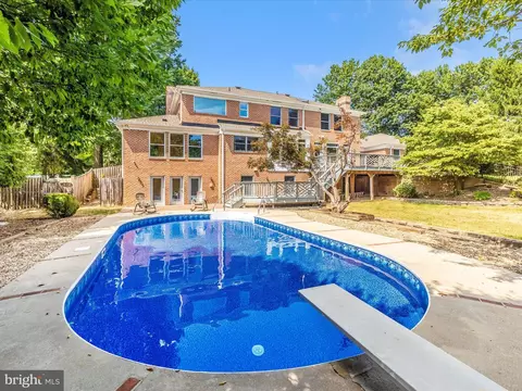 Exterior - 6015 White Flint Dr, Frederick, MD 21702 photo 5 of 14