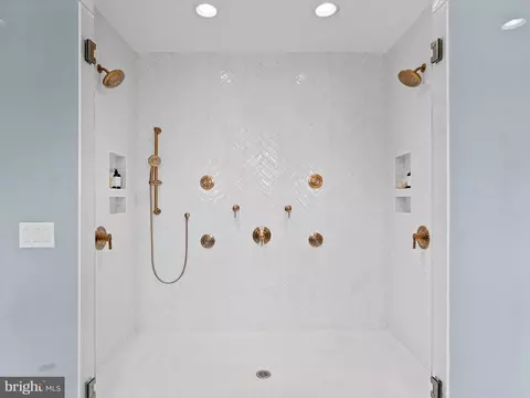 Bath - 2600 Kellerton Ave #DEVONSHIRE, Frederick, MD 21702 photo 9 of 12