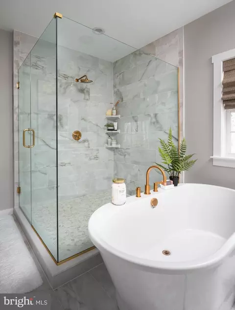 Bath - 2600 Kellerton Ave #DEVONSHIRE, Frederick, MD 21702 photo 4 of 12