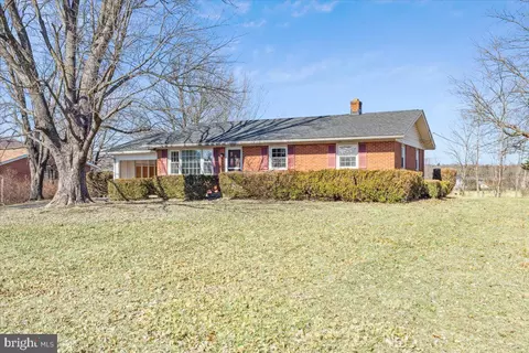 6630 Willis Ln, Frederick, MD 21702 photo 3