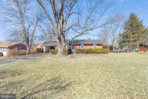 6630 Willis Ln, Frederick, MD 21702 photo 2