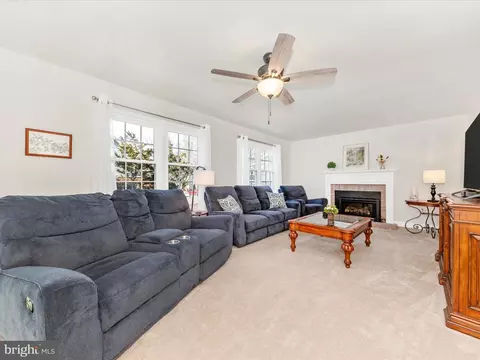 Living - 2481 Five Shillings Rd, Frederick, MD 21701 photo 3 of 4