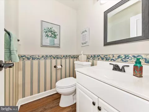 Bath - 2481 Five Shillings Rd, Frederick, MD 21701 photo 1 of 5