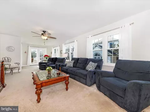 Living - 2481 Five Shillings Rd, Frederick, MD 21701 photo 4 of 4