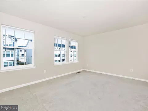 Living - 446 Pemberton Park Ln, Frederick, MD 21703 photo 10 of 11