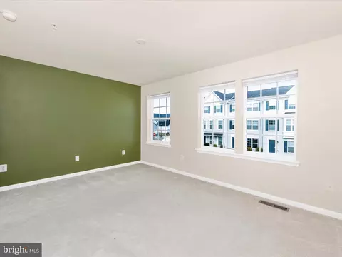 Living - 446 Pemberton Park Ln, Frederick, MD 21703 photo 11 of 11