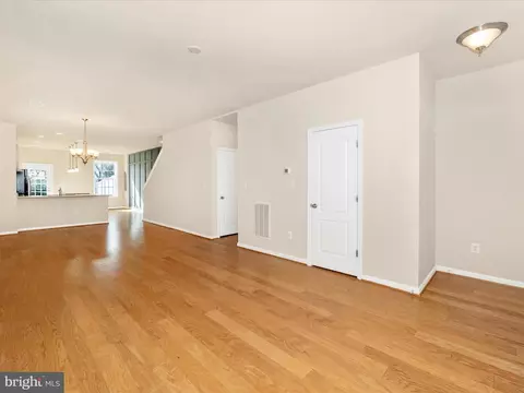Living - 446 Pemberton Park Ln, Frederick, MD 21703 photo 5 of 11