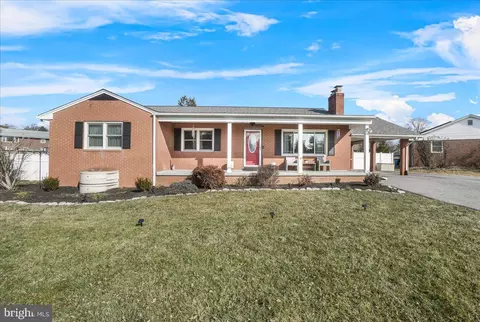 8120 Canterbury Dr, Frederick, MD 21704