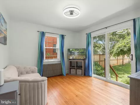 Living - 111 Frederick Ave, Frederick, MD 21701 photo 6 of 9