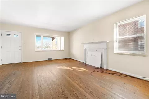 Living - 1000 1006 7th St, Frederick, MD 21701 photo 11 of 17