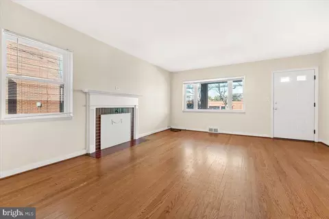 Living - 1000 1006 7th St, Frederick, MD 21701 photo 6 of 17