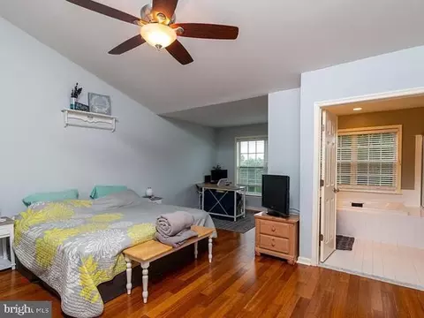 Bedroom - 222 Timber View Ct, Frederick, MD 21702 photo 4 of 6