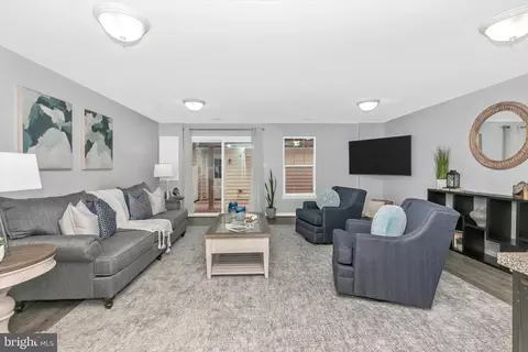 7821 Wormans Mill Rd, Frederick, MD 21701 photo 4